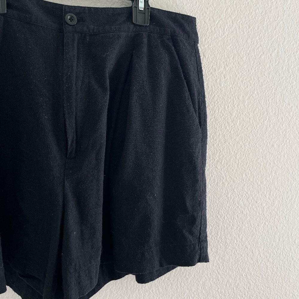 JENNI KAYNE | Bestselling Raw Silk Pleated High Waisted Short in Black | Size 12 - Picture 9 of 12